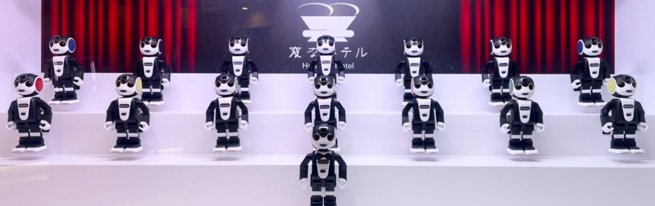 15 humanoid robots "Robohon Orchestra" will welcome you♪