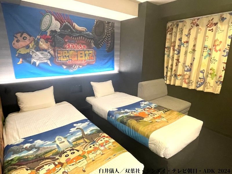 "Crayon Shin-chan: Our Dinosaur Diary" released today. Henn na Hotel "Crayon Shin-chan Room" now accepting reservations.