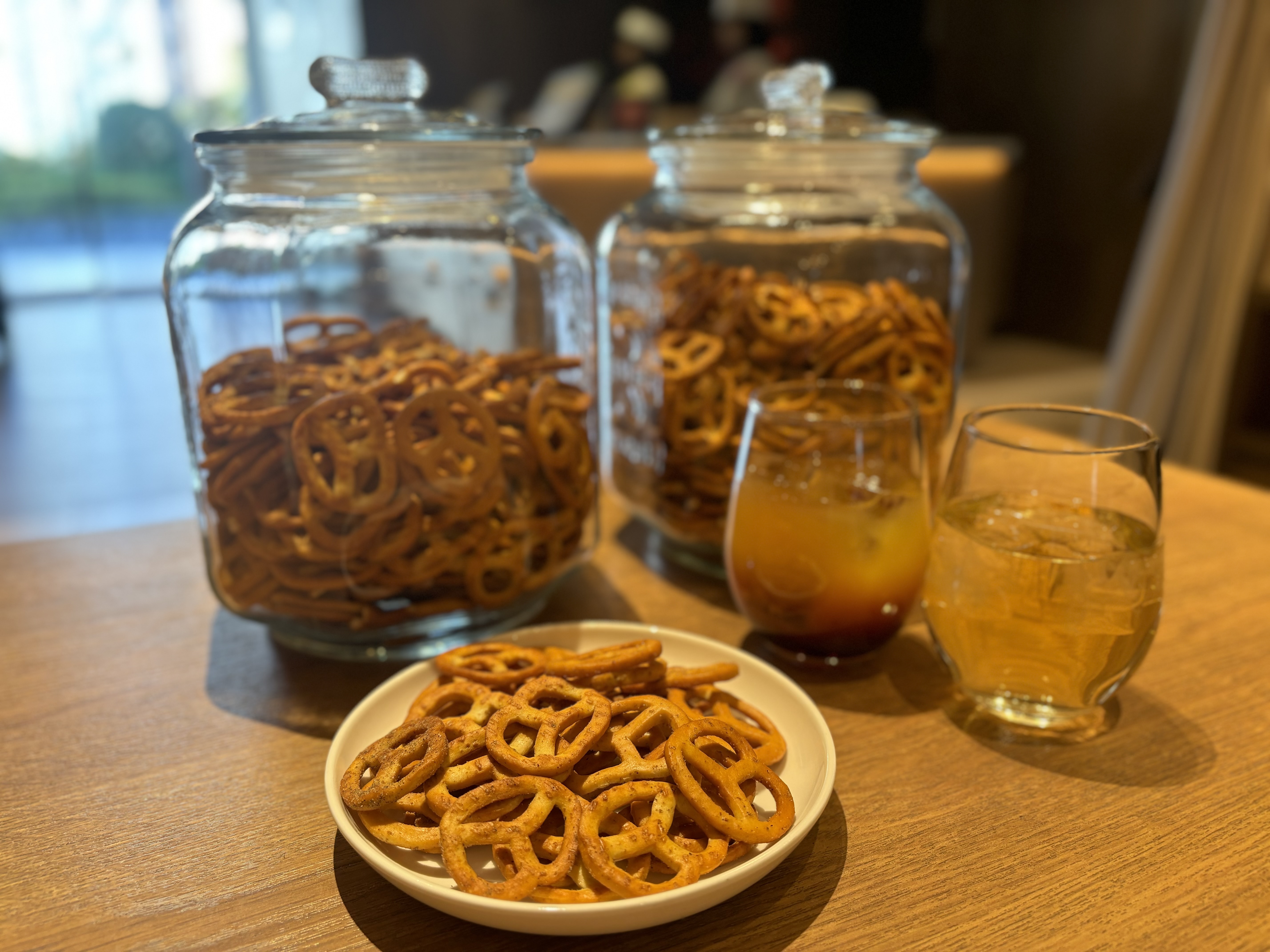 New Pretzels Now Available☆ How about pairing them with drinks or juice?