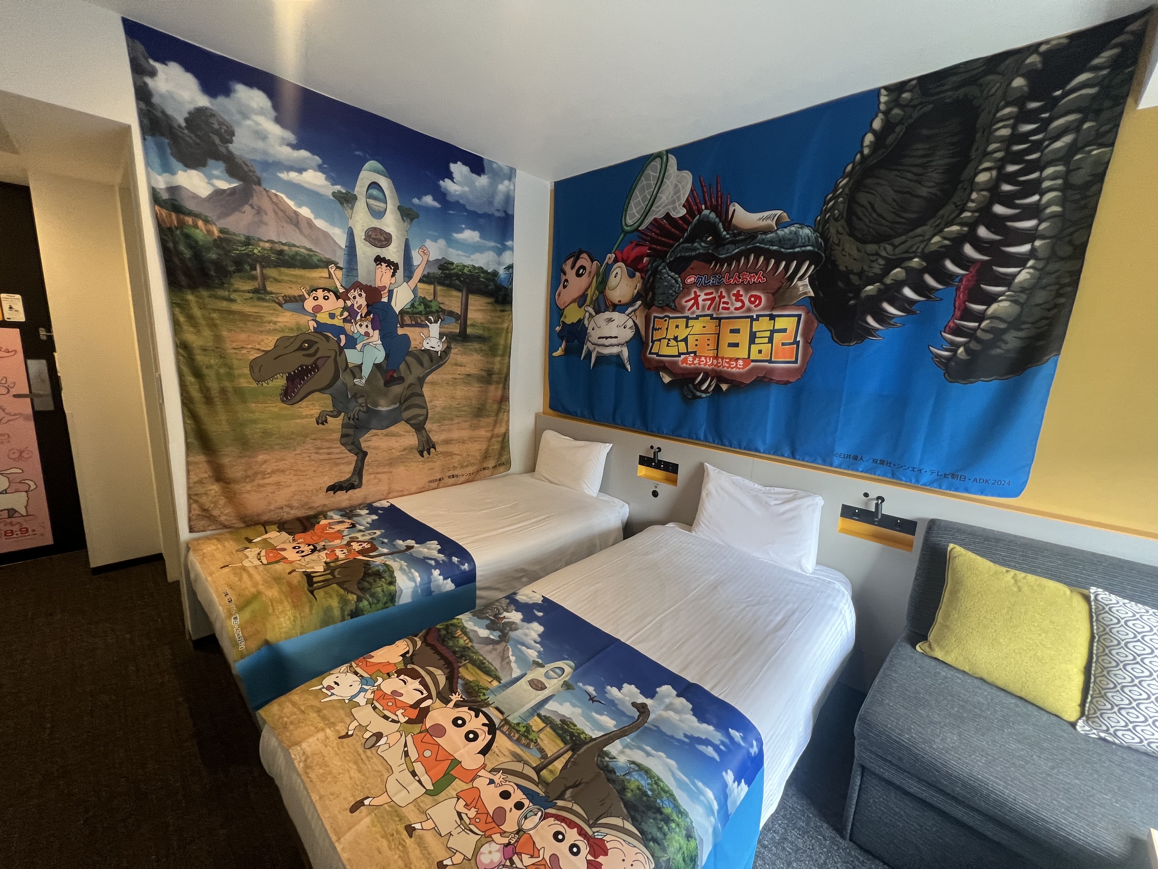 "Crayon Shin-chan: Our Dinosaur Diary" x Henn na Hotel "Crayon Shin-chan Room" Guest Room Release!