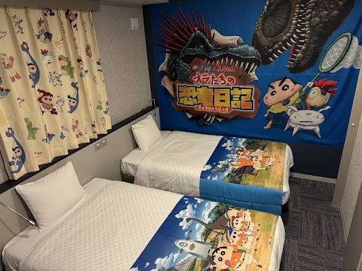 "Crayon Shin-chan: Our Dinosaur Diary" x Henn na Hotel "Crayon Shin-chan Room" Guest Room Release!