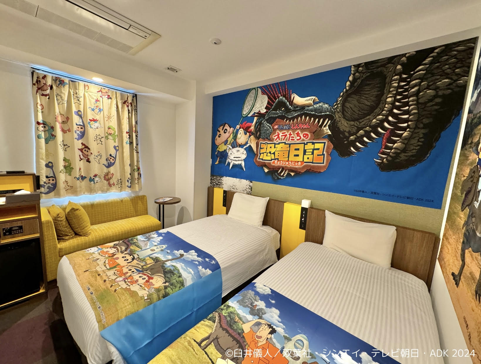 "Crayon Shin-chan: Our Dinosaur Diary" released today. Henn na Hotel "Crayon Shin-chan Room" now accepting reservations.