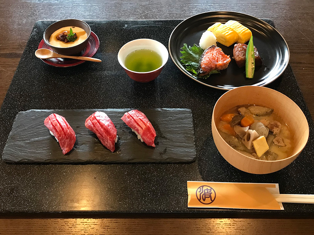 [Kuroge Wagyu Ichibo Sushi Set]