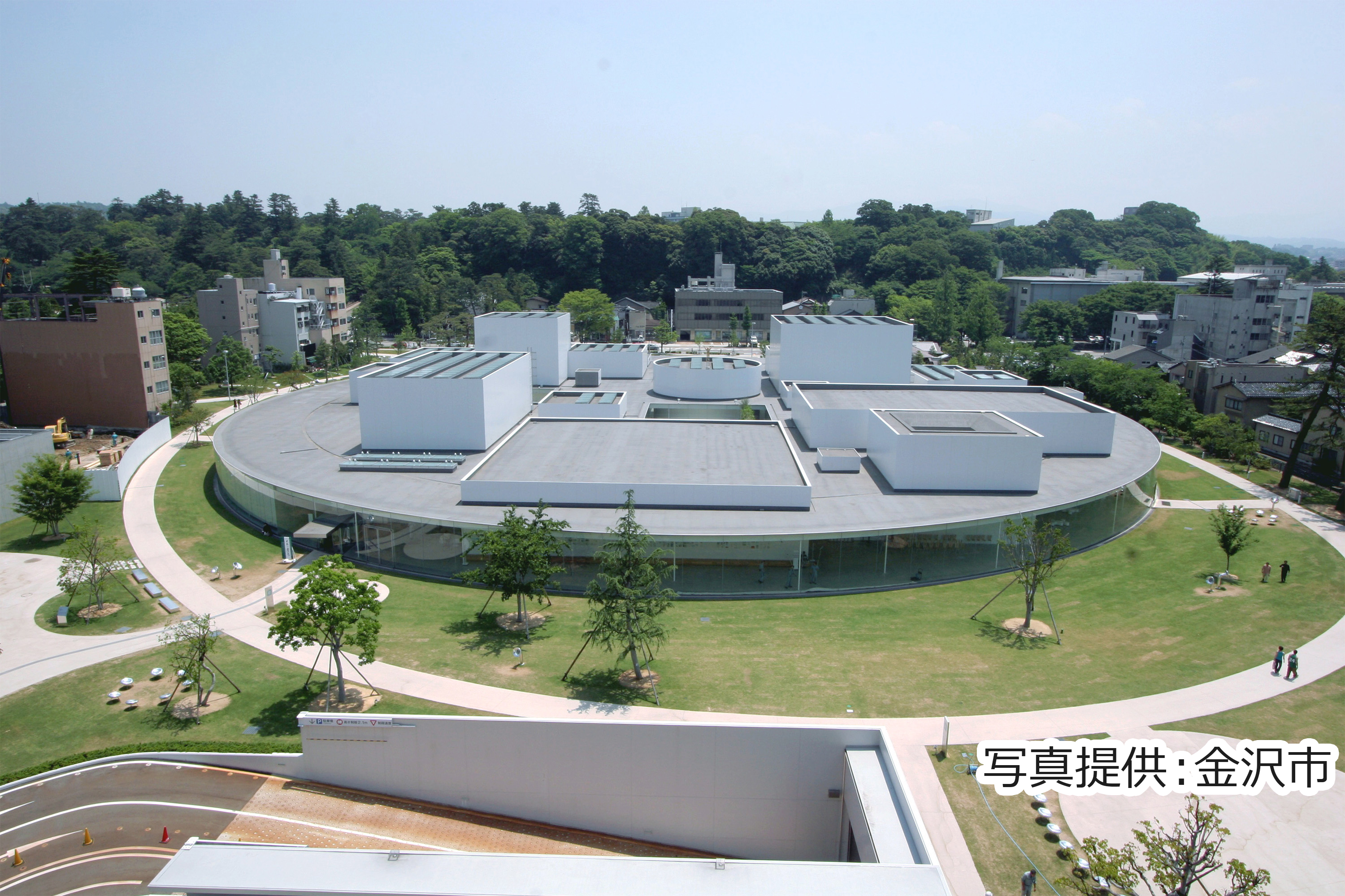 9-minute walk to the 21st Century Museum of Contemporary Art, Kanazawa