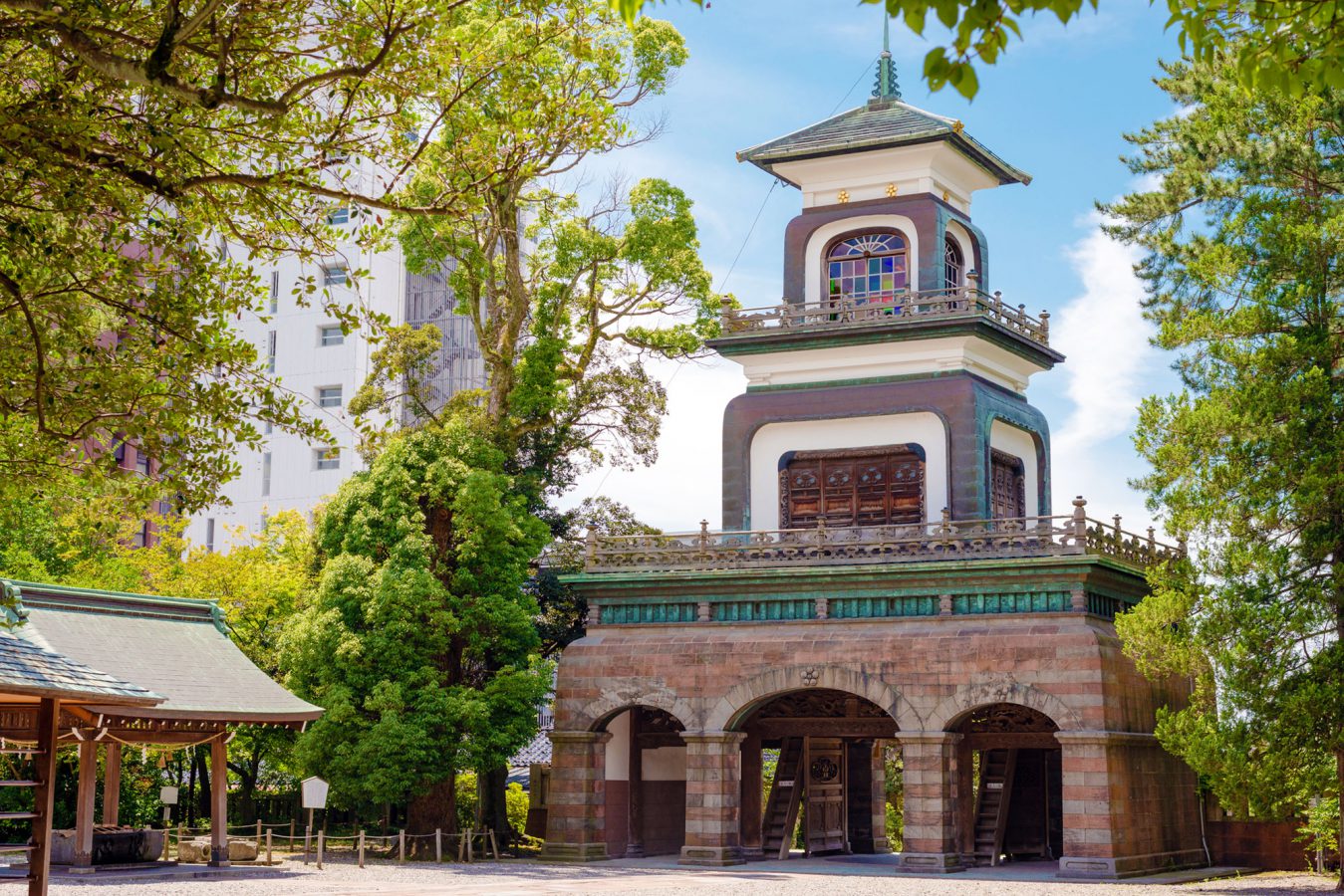 5-minute walk to Oyama Shrine