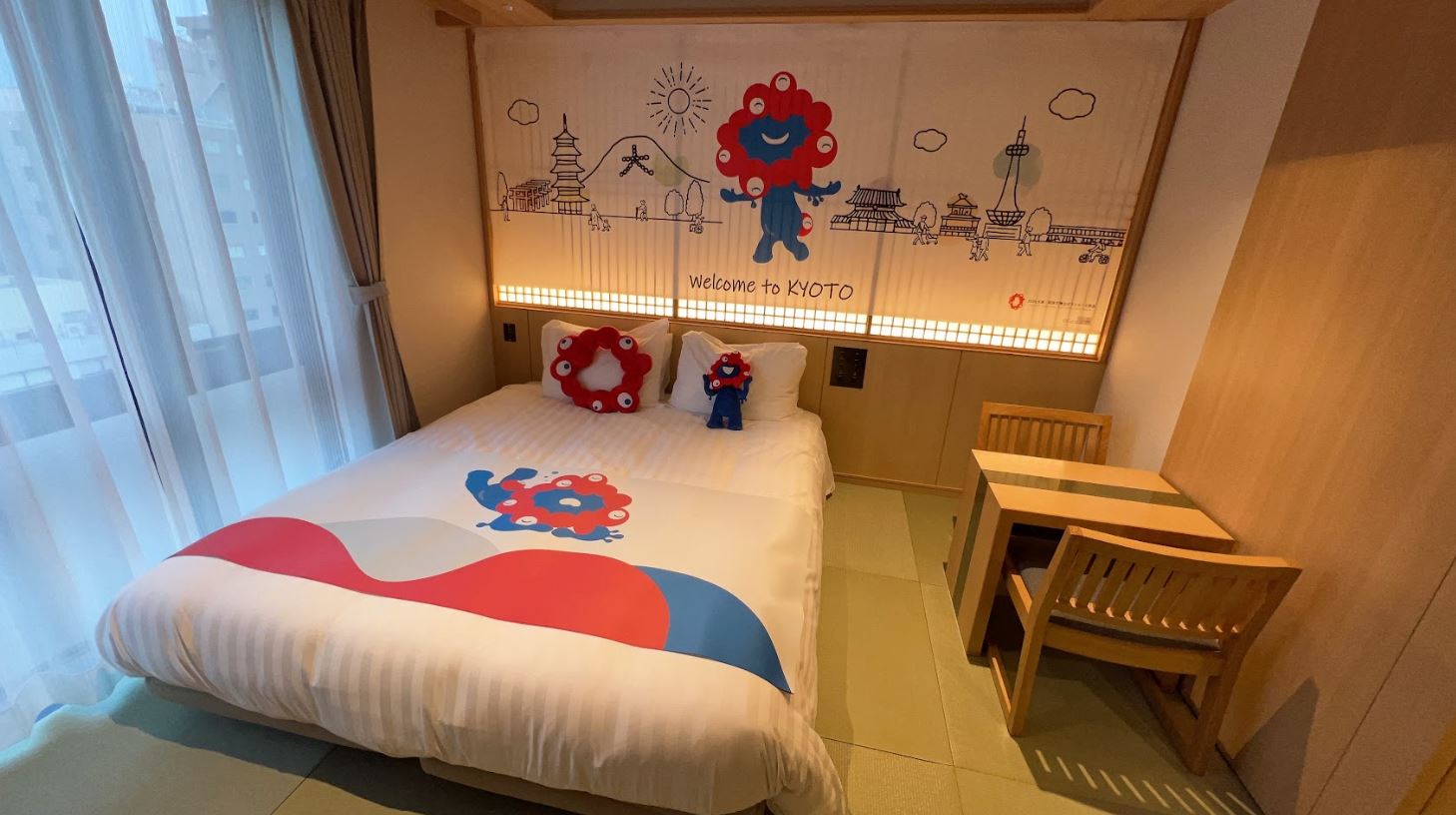 The first hotel collaboration with the official character of the Osaka Kansai Expo, 'Myakumyaku,' the 'Myakumyaku Collaboration Room' is now available at 6 Henn na Hotel locations in the Kansai area.