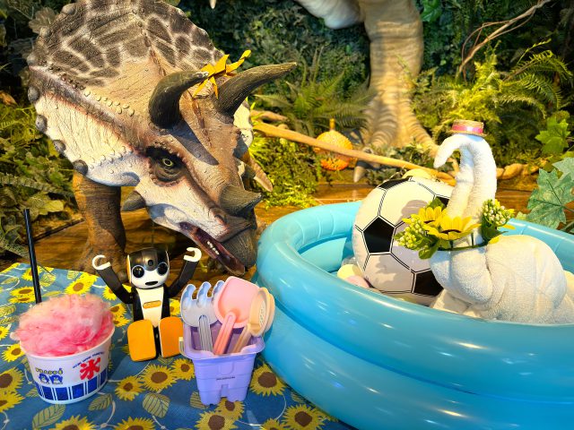 [Summer Vacation] Dinosaurs and Robohon are enjoying summer vacation 🍧🌞