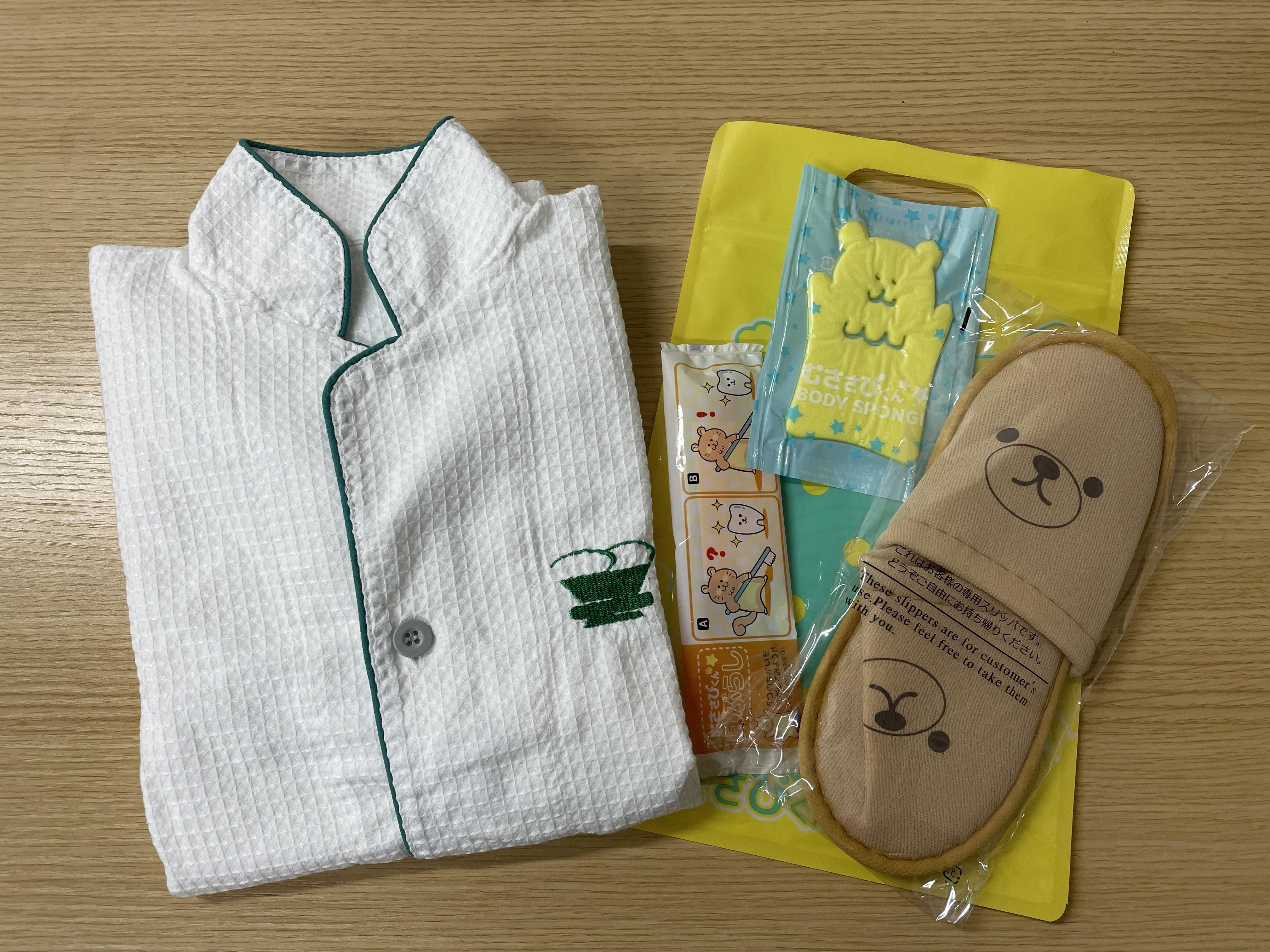 We also have children's gowns (one size) and children's amenity sets available. Please ask the staff for assistance.