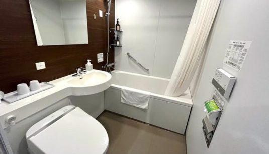 Spacious Bathroom