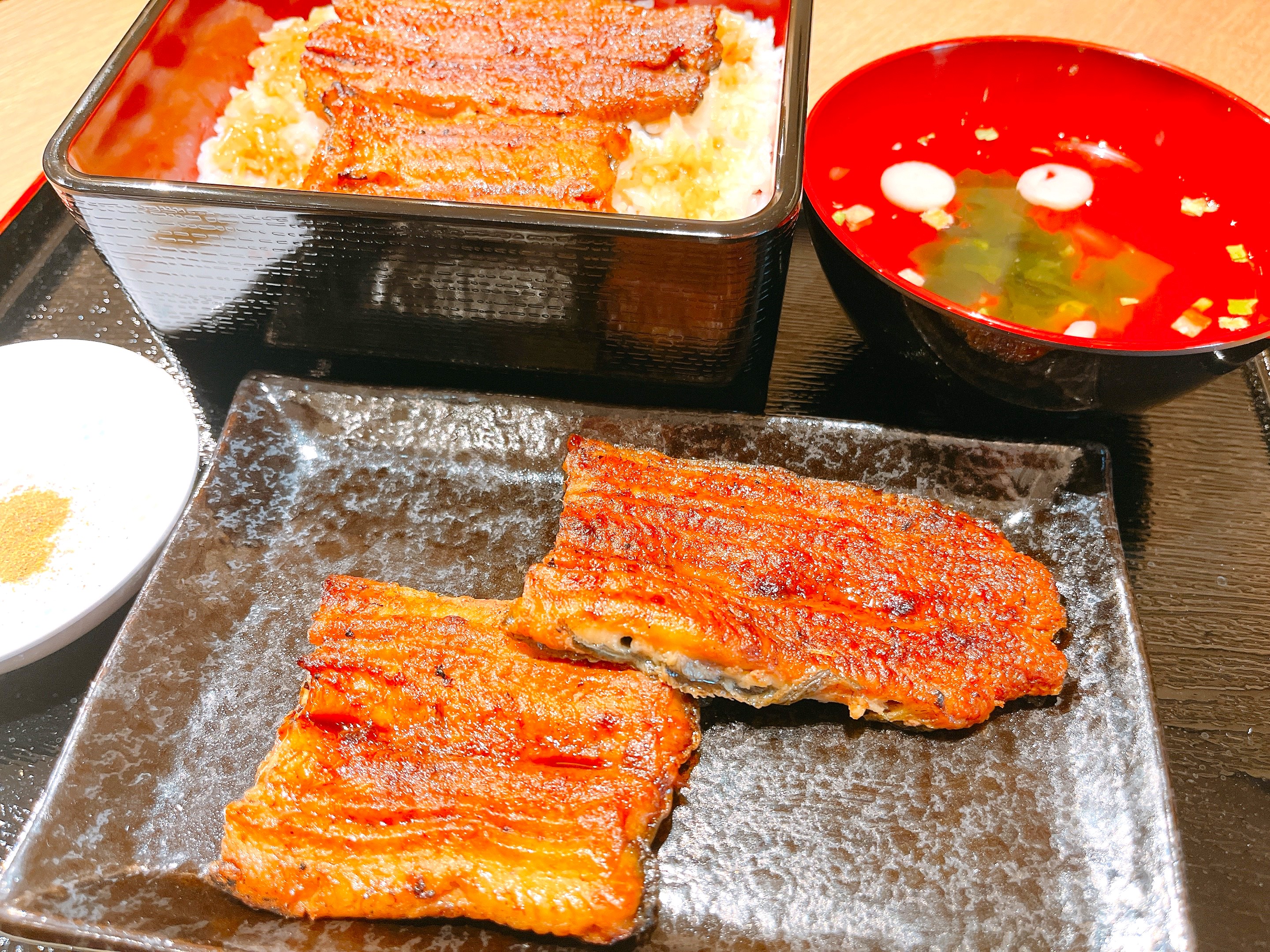 Regarding the sale of "top quality domestic grilled eel" by Takumi Yamakezenbei