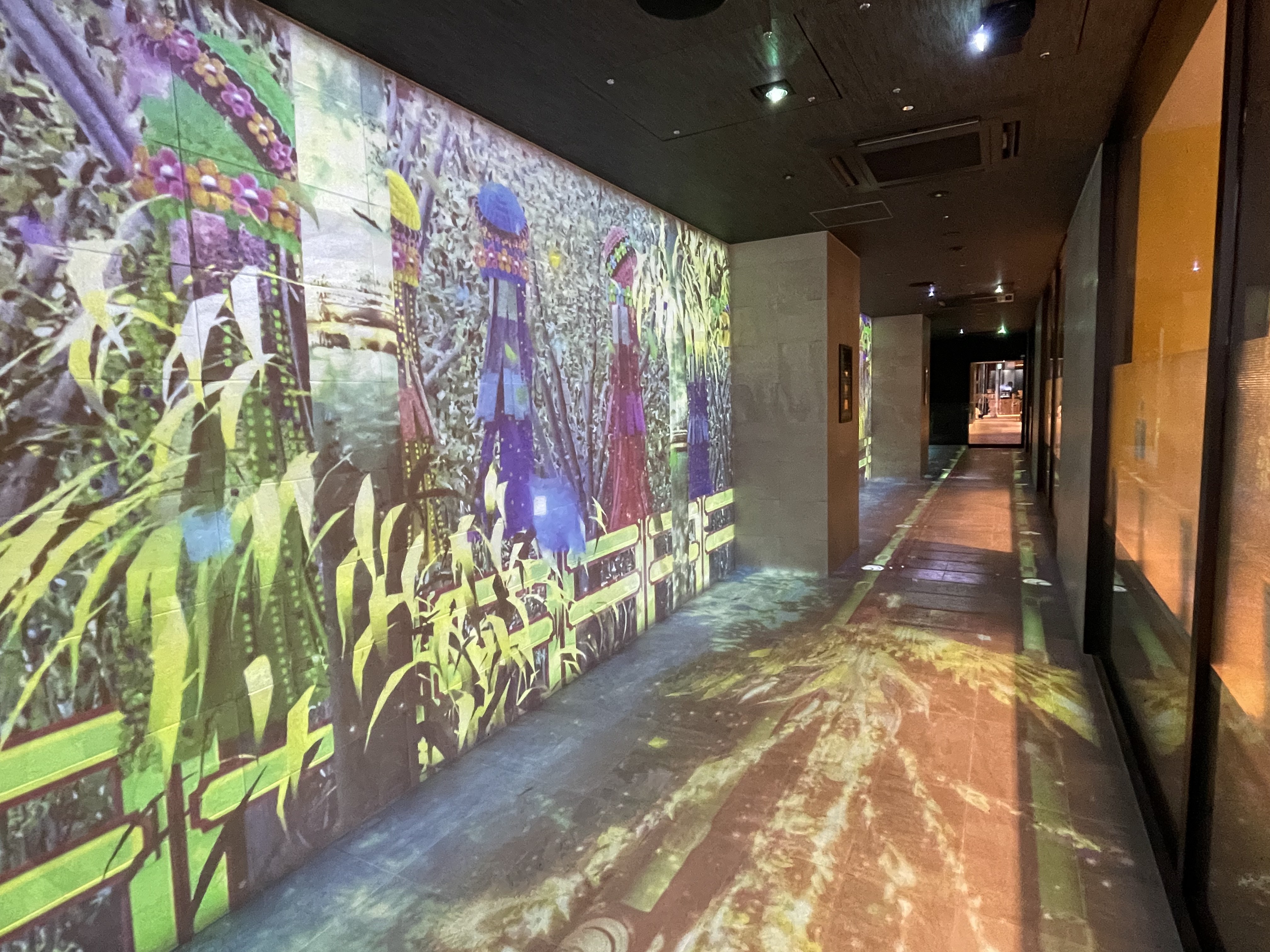 Henn na Hotel Sendai Kokubuncho - Renovated indoor projection mapping!