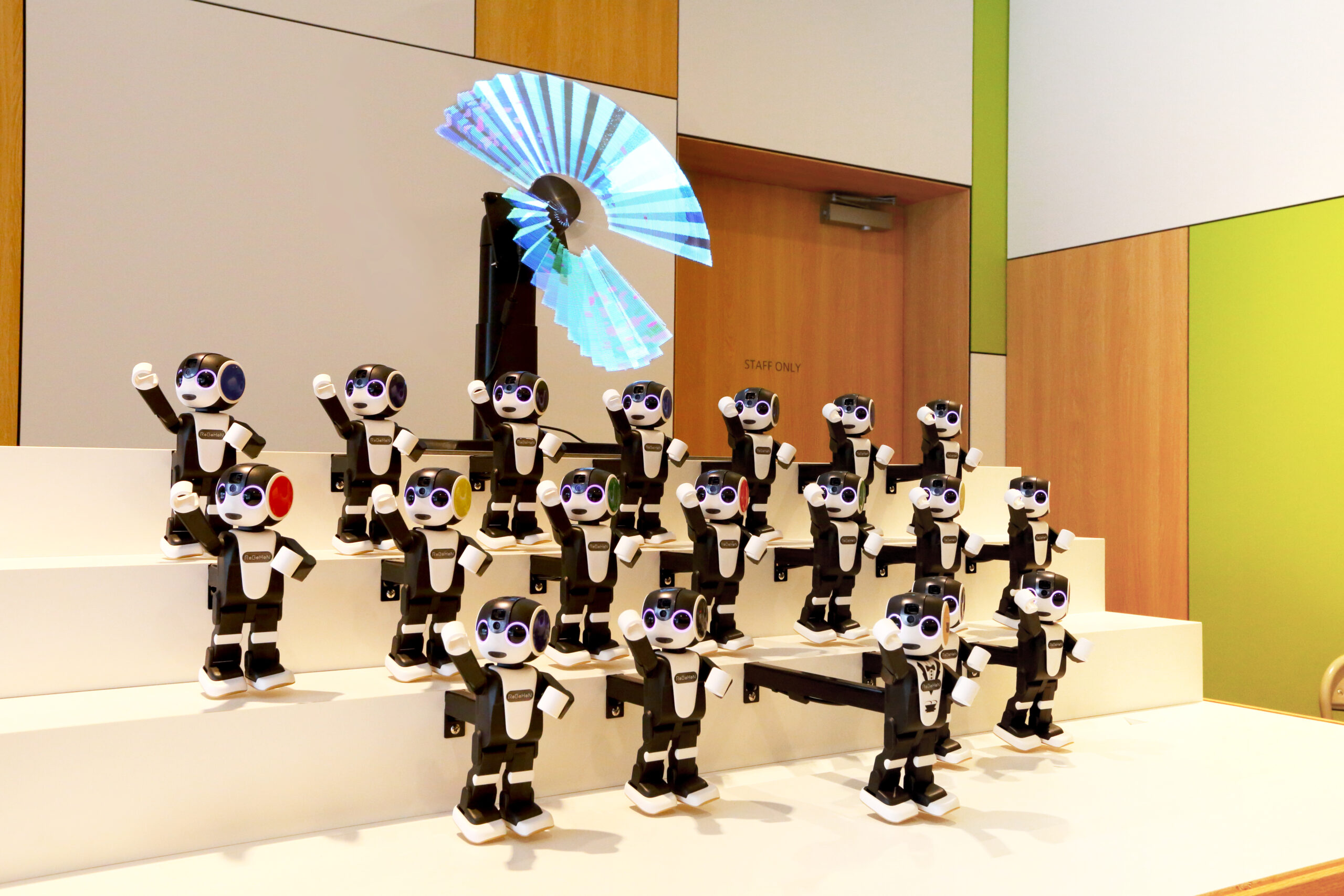 🌸 RoboHonz Graduation 🌸 The front desk will be renewed.