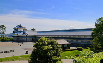 가나자와성 공원까지 도보 10분