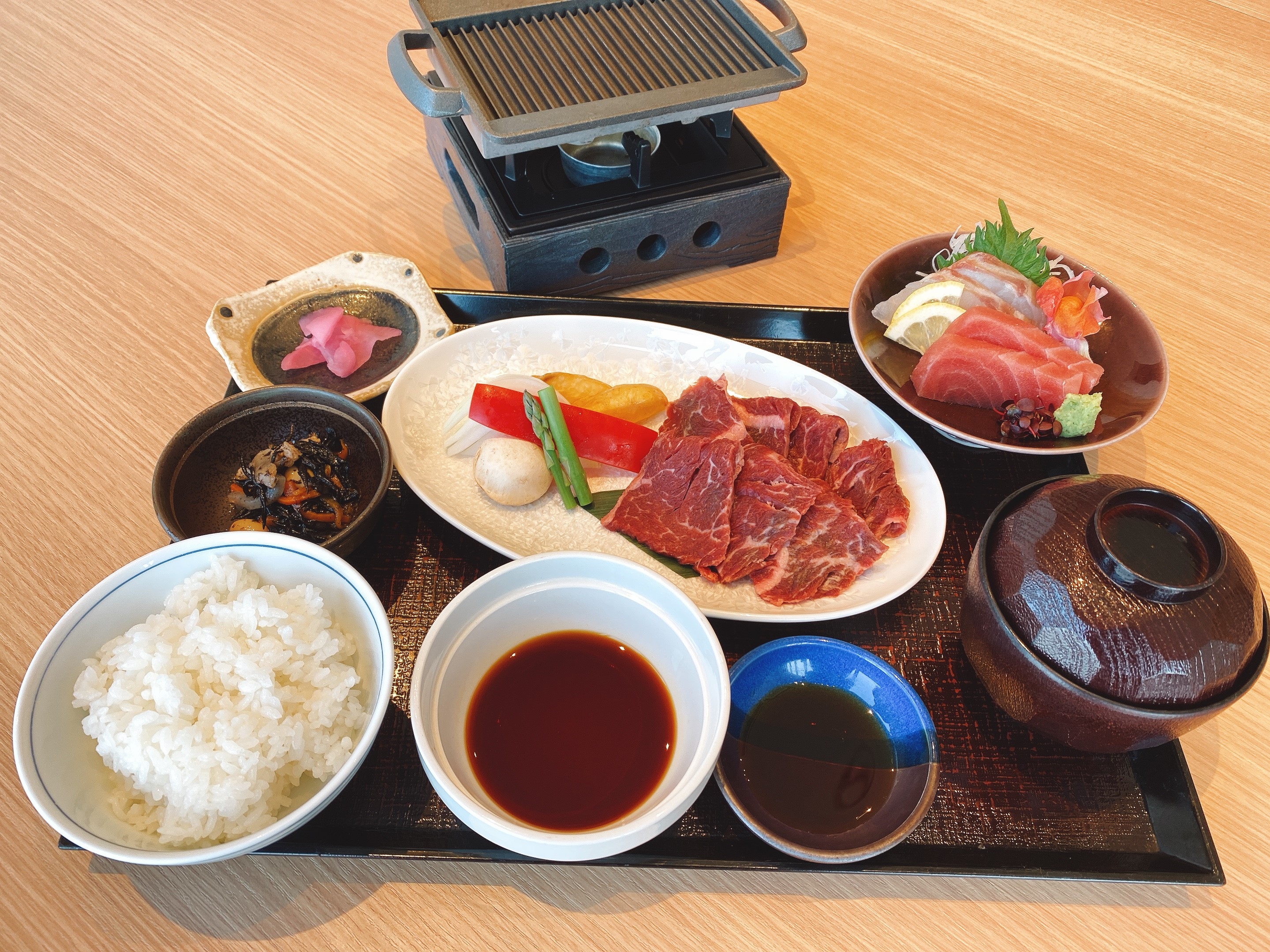 介绍由浪速割烹的“京町堀 莉玖”监修的和食餐厅“青庵”的牛肉套餐！