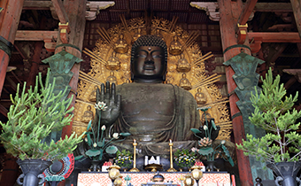 【东大寺】步行15分钟／【东大寺大佛殿】步行约25分钟