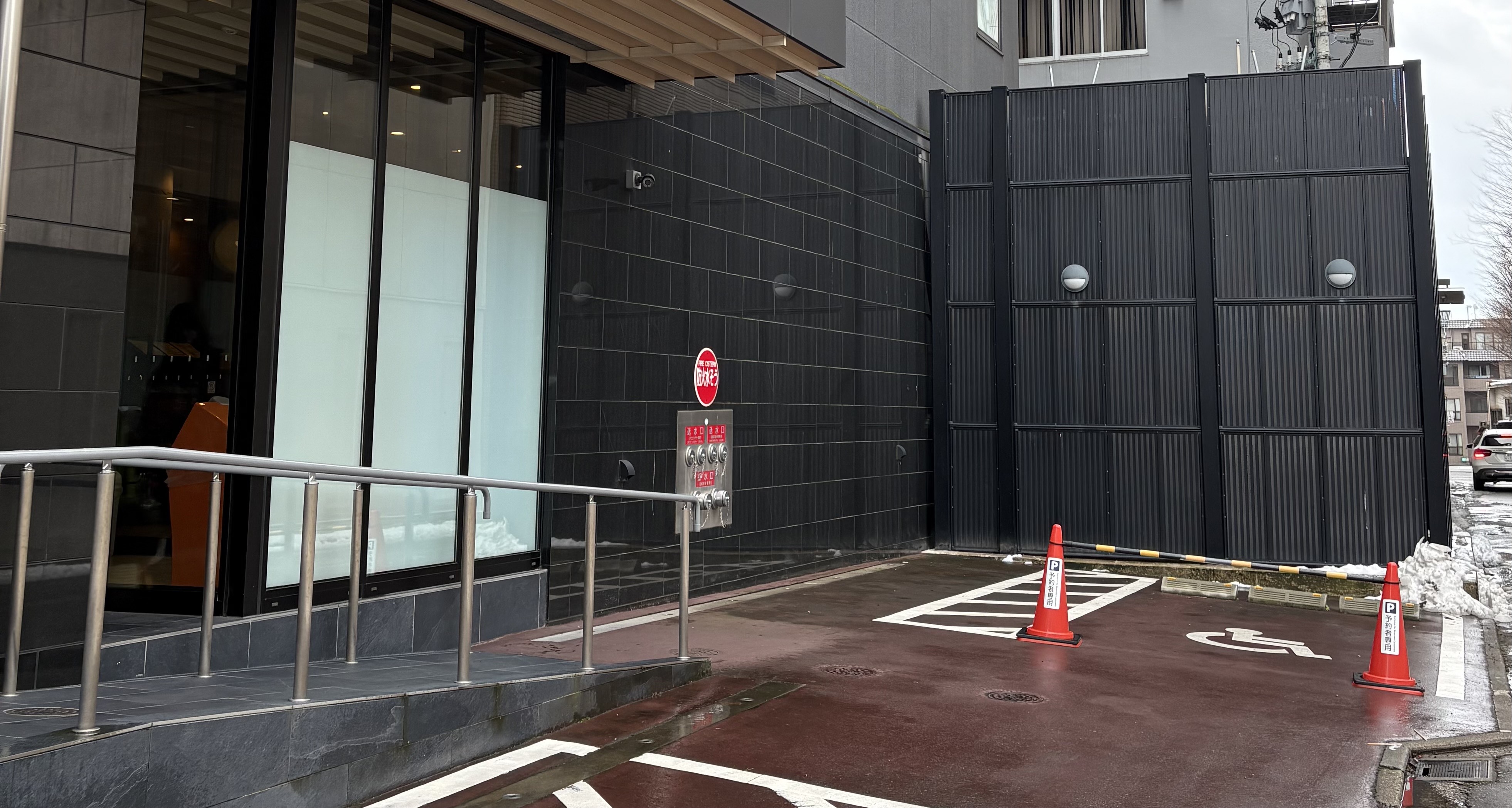 飯店場地內停車場